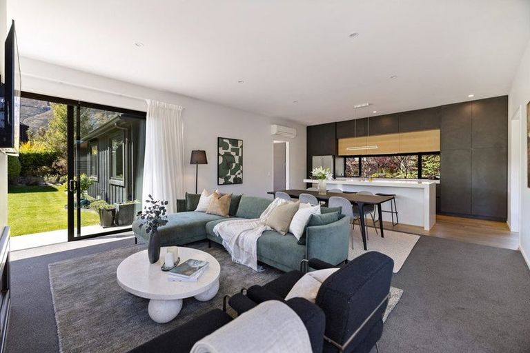 Photo of property in 6 Pendeen Crescent, Jacks Point, Queenstown, 9371