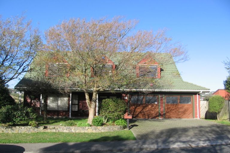 Photo of property in 10 Burbank Crescent, Churton Park, Wellington, 6037