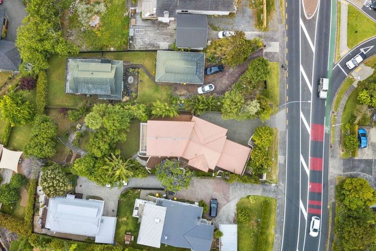 Photo of property in 105 Browns Bay Road, Browns Bay, Auckland, 0630