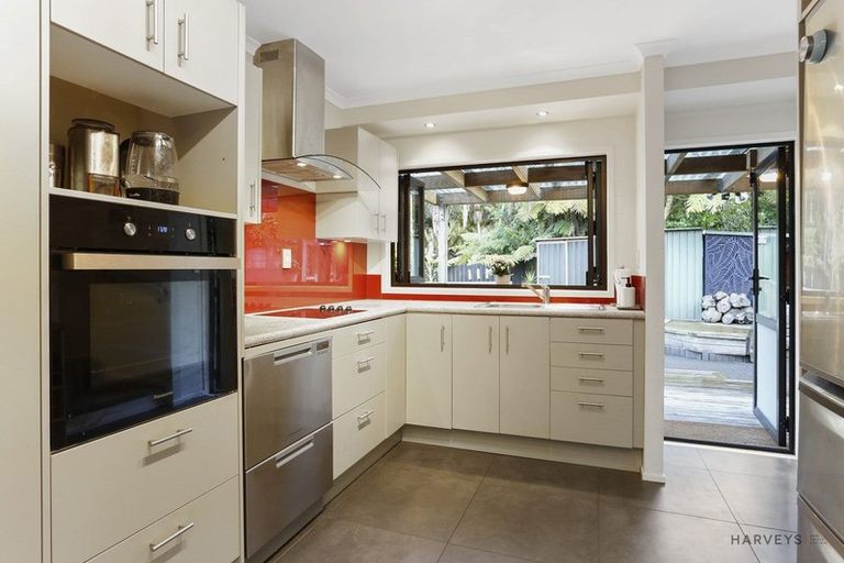 Photo of property in 212 Shaw Road, Oratia, Auckland, 0604