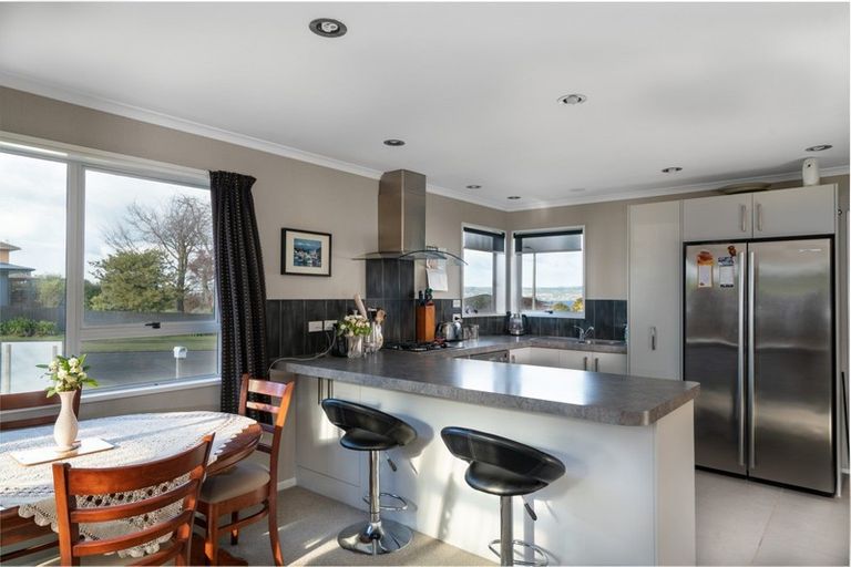 Photo of property in 7 Reeves Road, Acacia Bay, Taupo, 3330