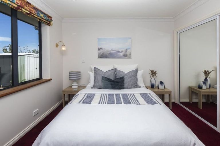 Photo of property in 18 Cordyline Place, Waimairi Beach, Christchurch, 8083