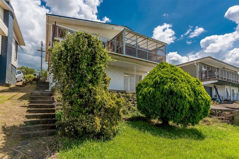 Photo of property in 9 Mcclintock Road, Massey, Auckland, 0614