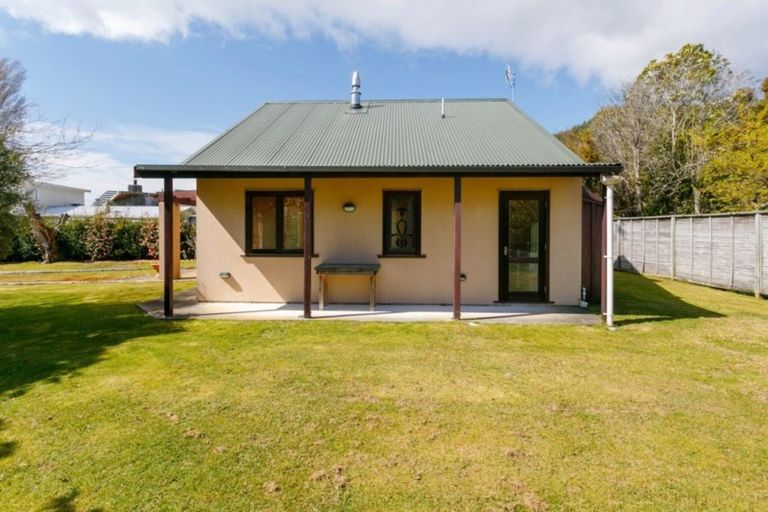 Photo of property in 14 Motuoapa Esplanade, Motuoapa, 3382