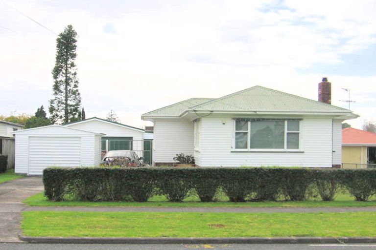 Photo of property in 2 Rogers Road, Manurewa, Auckland, 2102