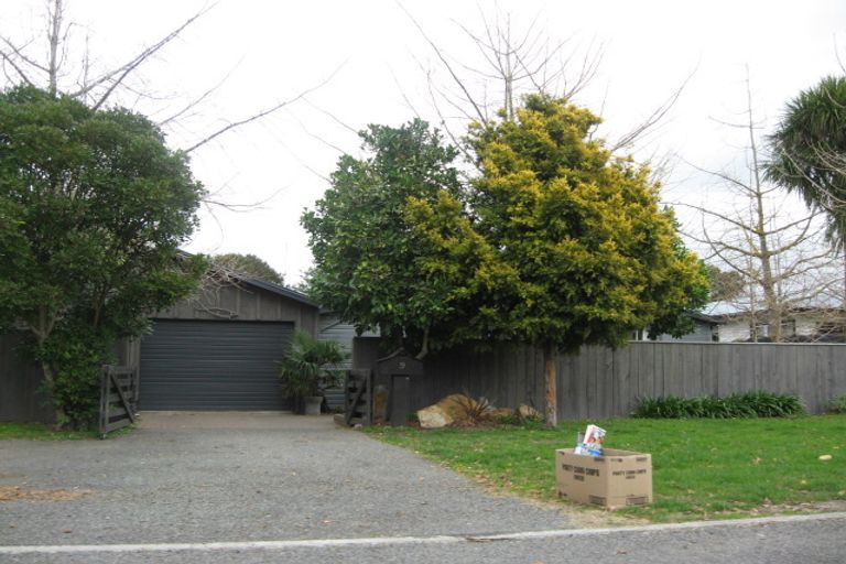 Photo of property in 9 Holden Avenue, Haumoana, 4102