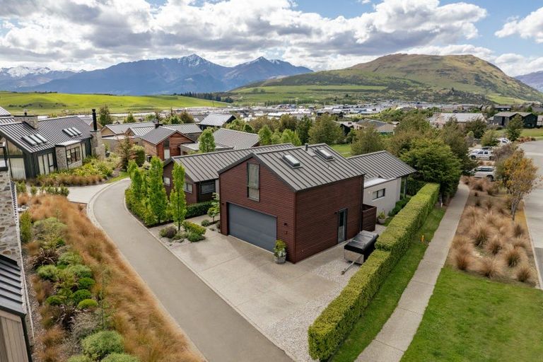 Photo of property in 2 Aberdare Court, Jacks Point, Queenstown, 9371