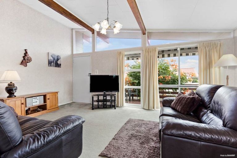 Photo of property in 240 Triangle Road, Massey, Auckland, 0614
