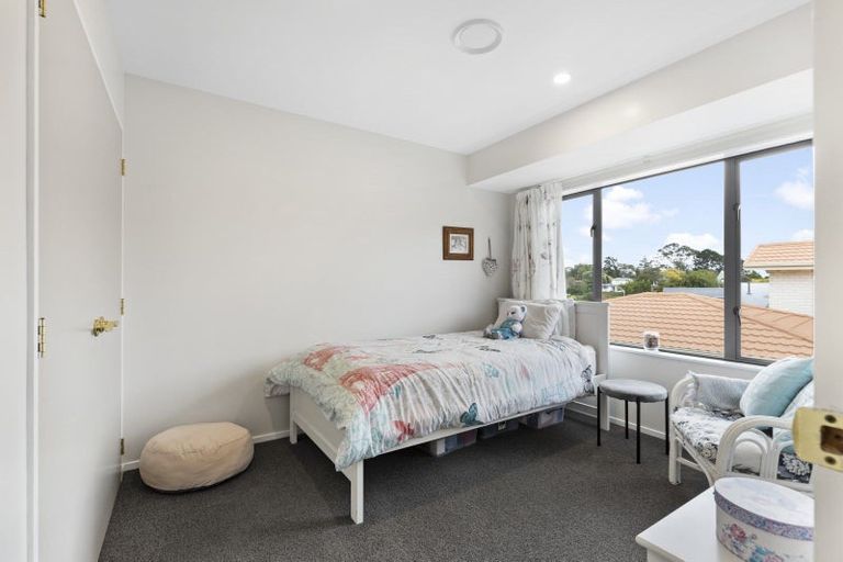 Photo of property in 11 Ruapehu Drive, Fitzherbert, Palmerston North, 4410