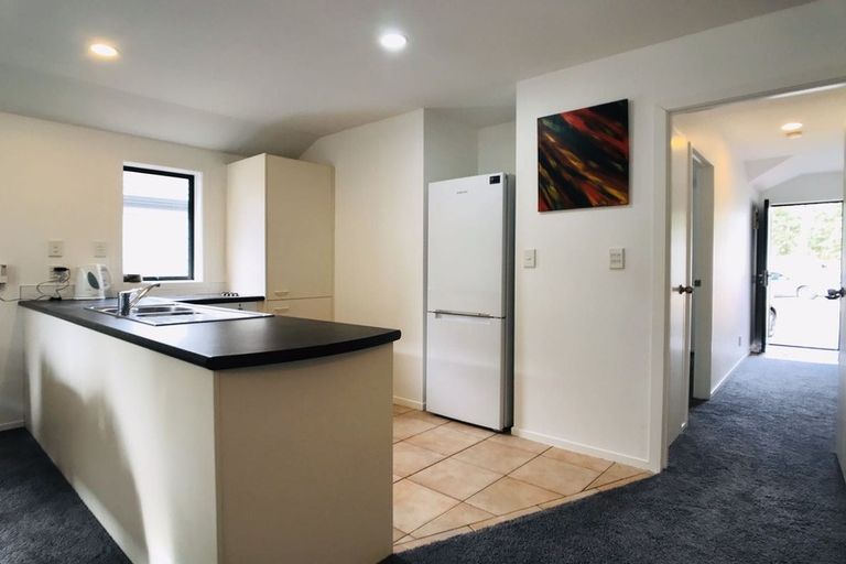 Photo of property in 2/36 John Jennings Drive, Oteha, Auckland, 0632