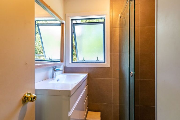 Photo of property in 27 Taurua Place, Coromandel, 3506