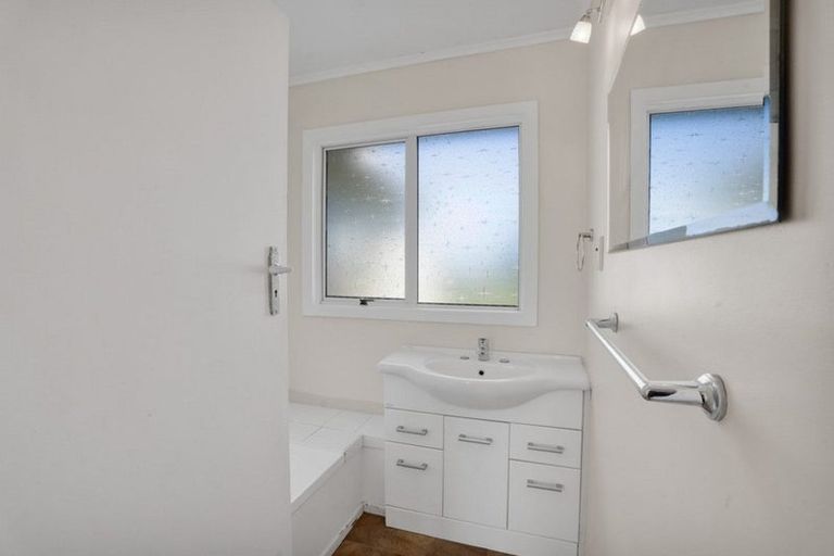 Photo of property in 90 Mangorei Road, Strandon, New Plymouth, 4312