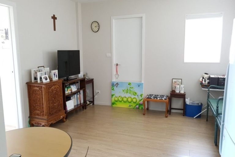 Photo of property in 254 Glamorgan Drive, Northcross, Auckland, 0630