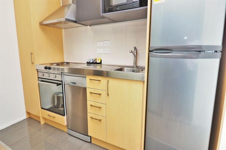 Photo of property in Twin Towers, 402/17 Putney Way, Manukau, Auckland, 2104
