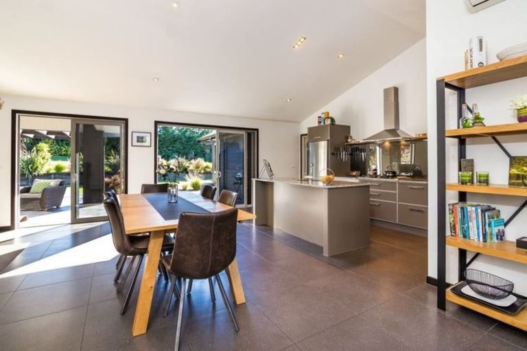 Photo of property in 21 Stewart Glen, Acacia Bay, Taupo, 3385