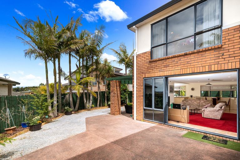 Photo of property in 16 San Lorenzo Rise, Henderson, Auckland, 0612