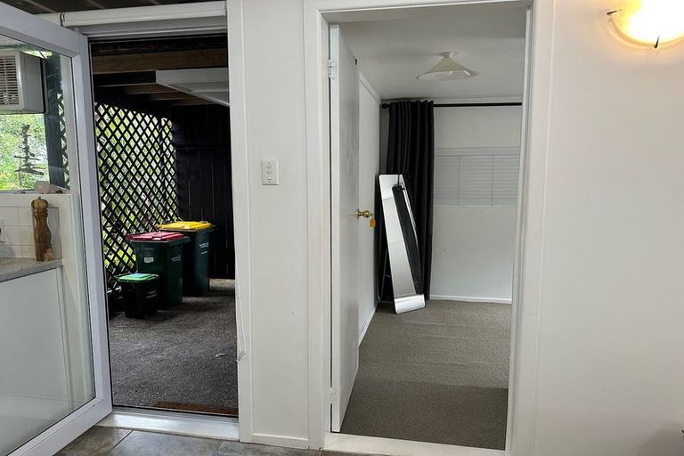 Photo of property in 11 Roberts Road, Glenfield, Auckland, 0629