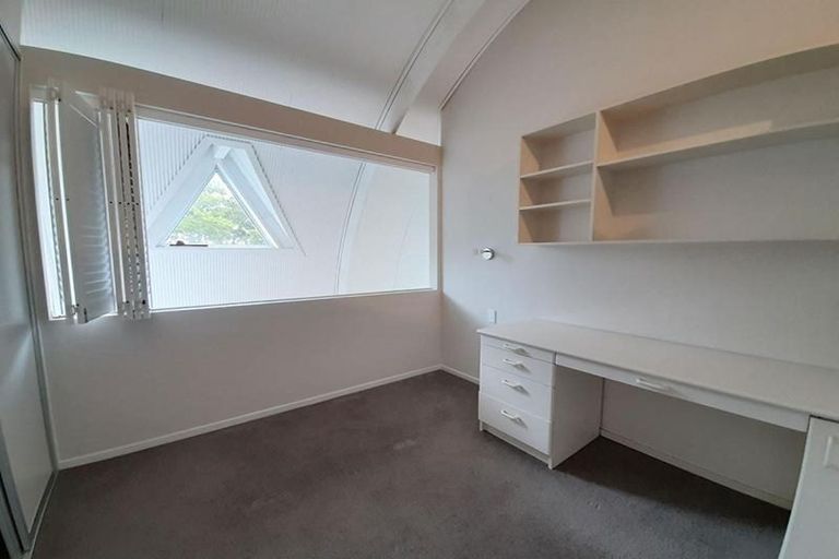 Photo of property in 70a Coronation Road, Hillcrest, Auckland, 0627