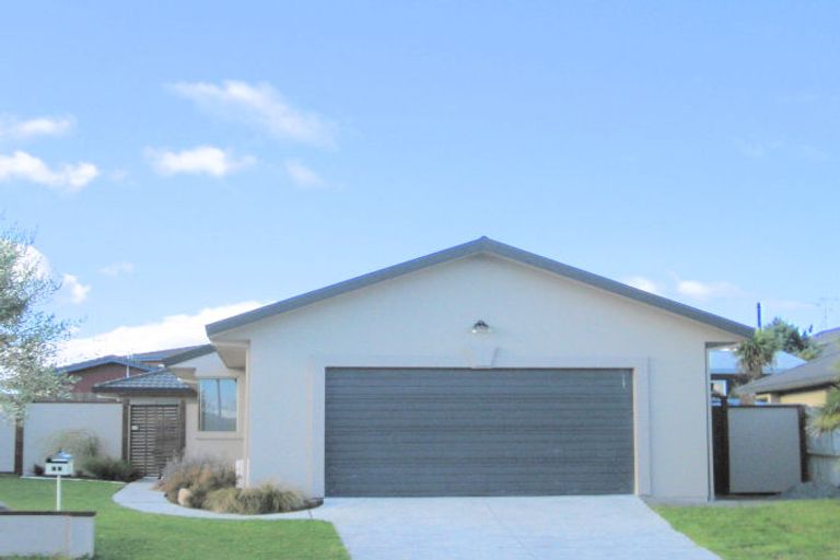 Photo of property in 55 Katerini Grove, Papamoa Beach, Papamoa, 3118