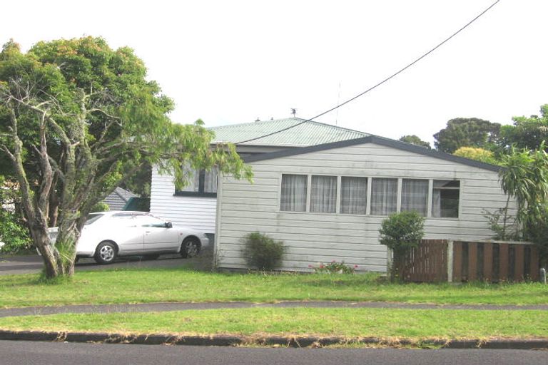 Photo of property in 2/35 Neal Avenue, Glenfield, Auckland, 0629