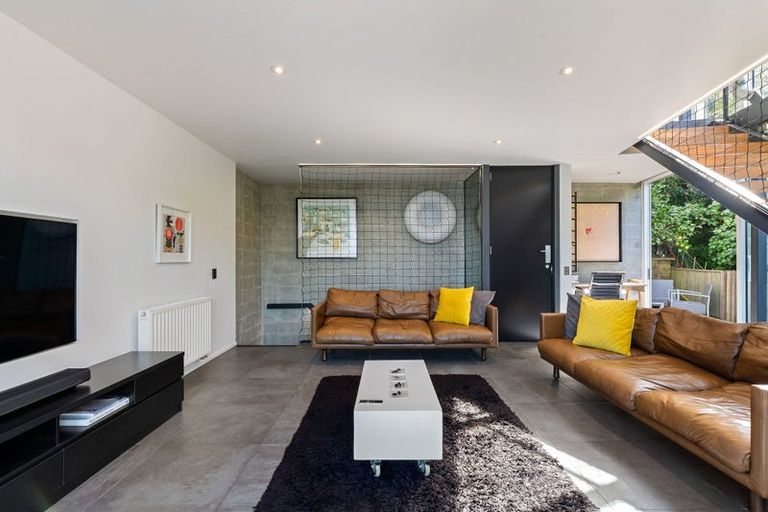 Photo of property in 64a Orangi Kaupapa Road, Northland, Wellington, 6012