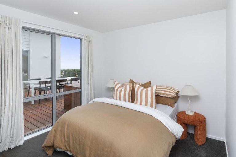 Photo of property in 12 Parkridge Place, Mount Pleasant, Christchurch, 8081