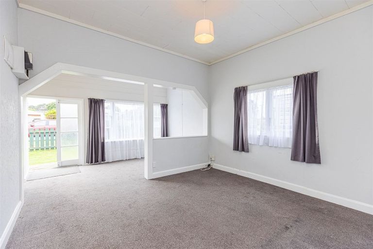 Photo of property in 11 Matai Street, Castlecliff, Whanganui, 4501