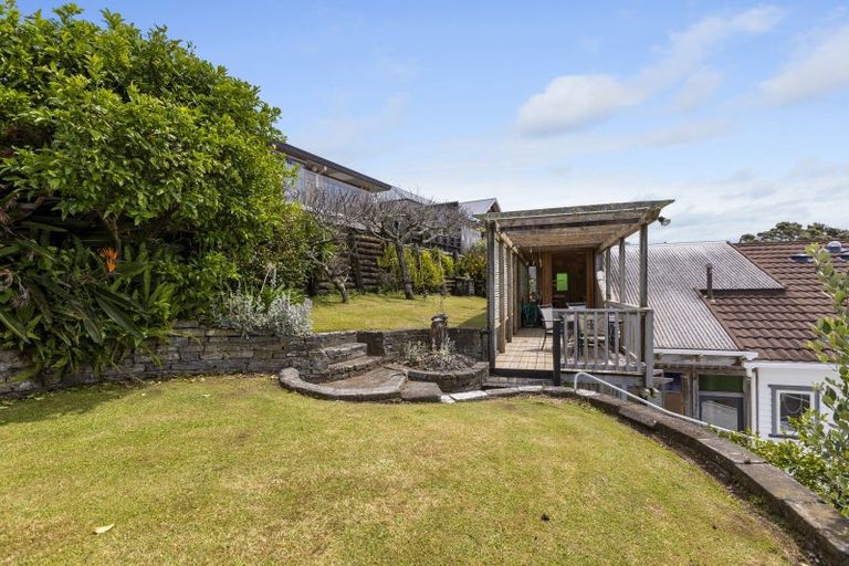 Photo of property in 22 Peace Avenue, Moturoa, New Plymouth, 4310