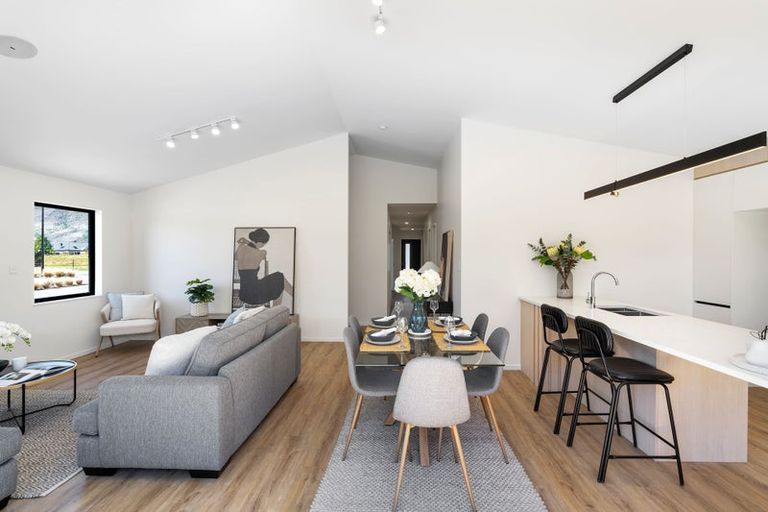 Photo of property in 16 Wooing Tree Avenue, Cromwell, 9310