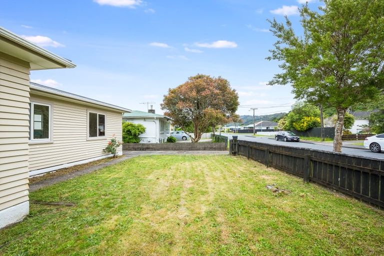 Photo of property in 76 Peel Place, Wainuiomata, Lower Hutt, 5014
