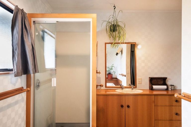 Photo of property in 116 Rahui Road, Otaki, 5512