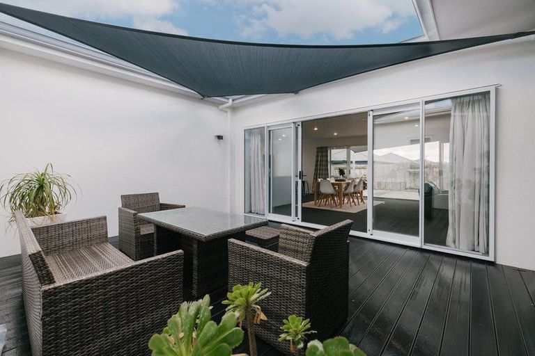 Photo of property in 10 Monaco Grove, Fitzherbert, Palmerston North, 4410