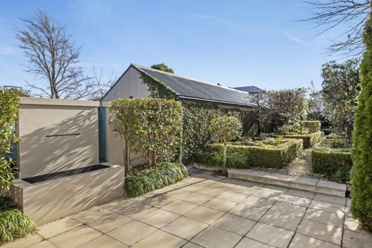 Photo of property in 21 Plynlimon Road, Fendalton, Christchurch, 8052