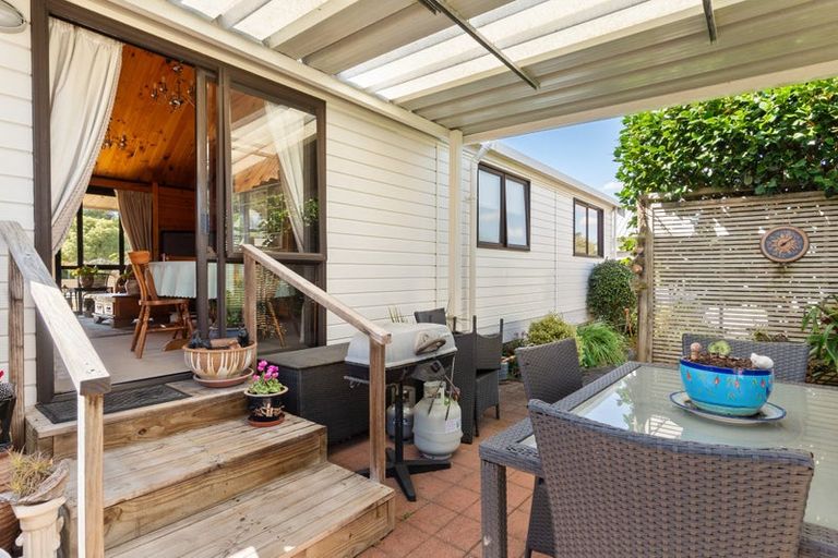 Photo of property in 18 Kingfisher Way, Te Kowhai, Hamilton, 3288