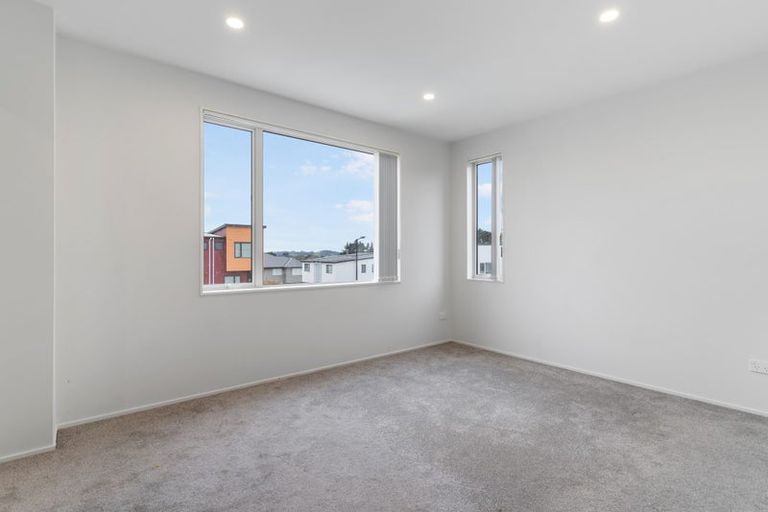 Photo of property in 5b Poruru Close, Papakura, 2110