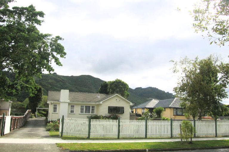 Photo of property in 15 Hudson Avenue, Ebdentown, Upper Hutt, 5018