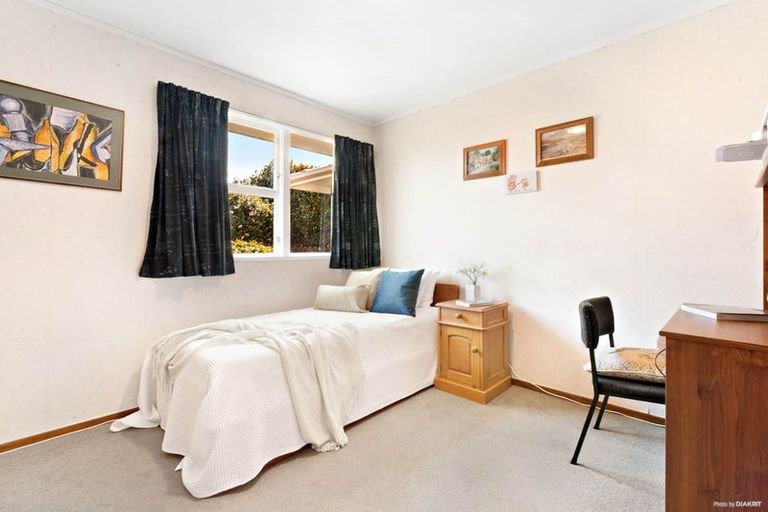 Photo of property in 46 Advene Road, Cockle Bay, Auckland, 2014