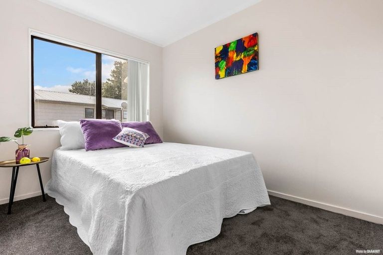 Photo of property in 100a Shifnal Drive, Randwick Park, Auckland, 2105
