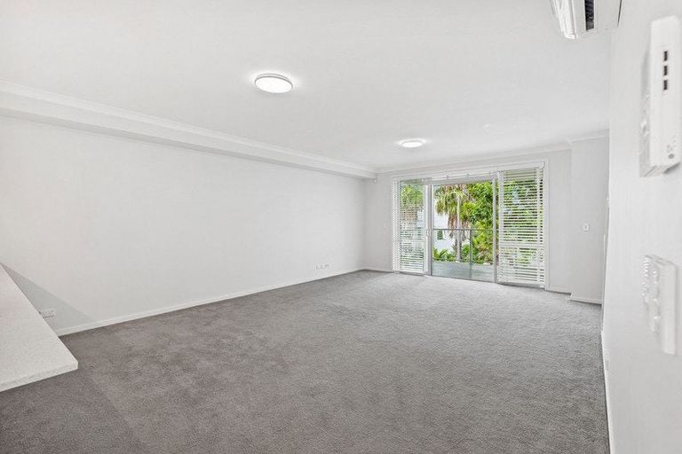 Photo of property in 29 Landmark Terrace, Orewa, 0931