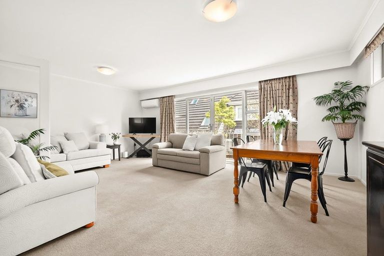 Photo of property in 52b Queens Grove, Hutt Central, Lower Hutt, 5010