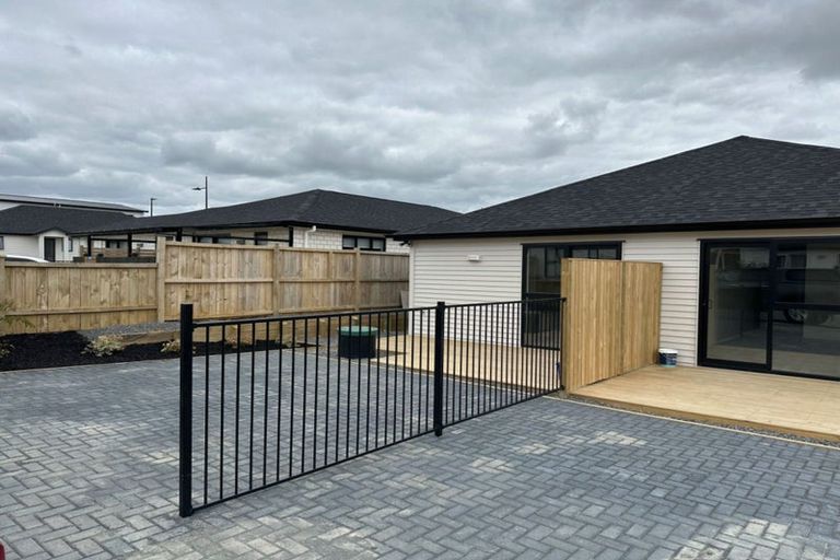 Photo of property in 4 Rorotu Avenue, Karaka, Papakura, 2113