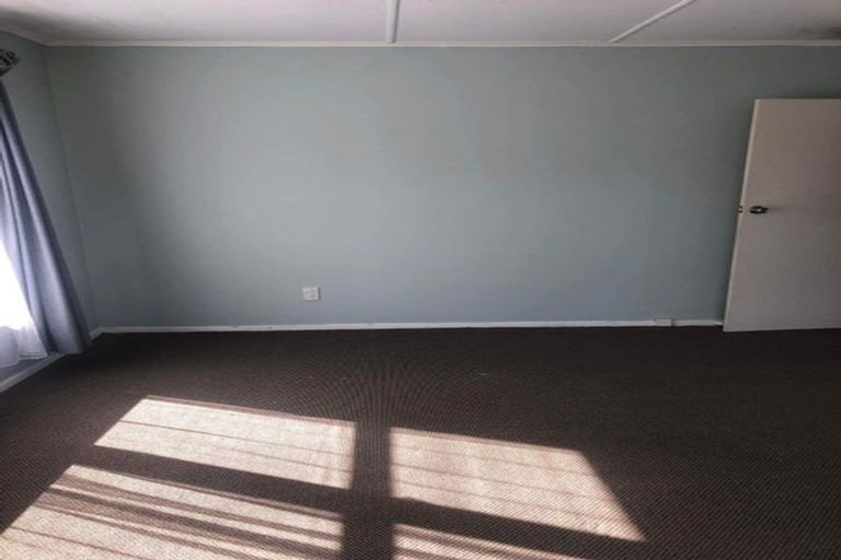 Photo of property in 25 Hiwi Crescent, Titahi Bay, Porirua, 5022