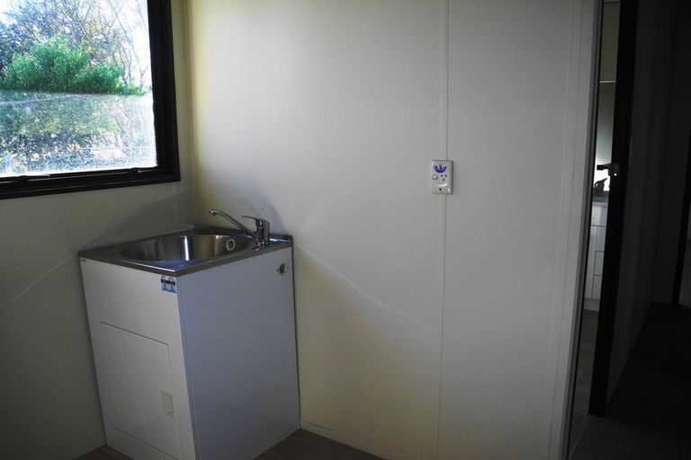Photo of property in 1/5 Compass Place, Te Atatu Peninsula, Auckland, 0610
