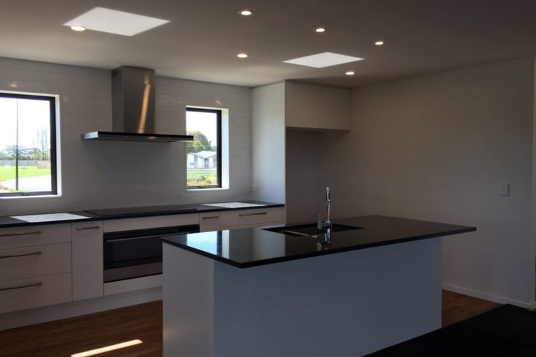 Photo of property in 28 Fearne Drive, Woodend, 7610