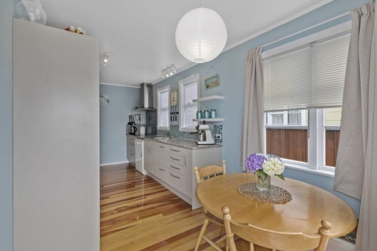 Photo of property in 35 Hunter Street, Taita, Lower Hutt, 5011