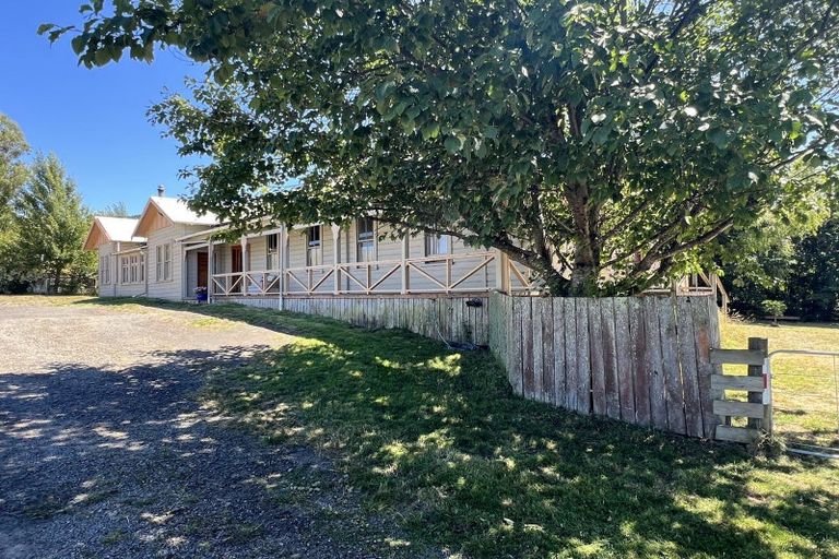 Photo of property in 3345 Weber Road, Weber, Dannevirke, 4970