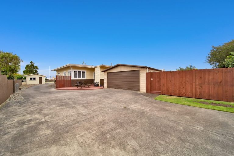 Photo of property in 17 Galt Street, Hawera, 4610