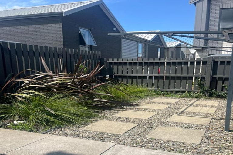 Photo of property in 24 Waenganui Road, Hobsonville, Auckland, 0616