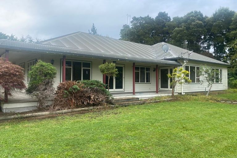 Photo of property in 82 Halcombe Road, Feilding, 4775