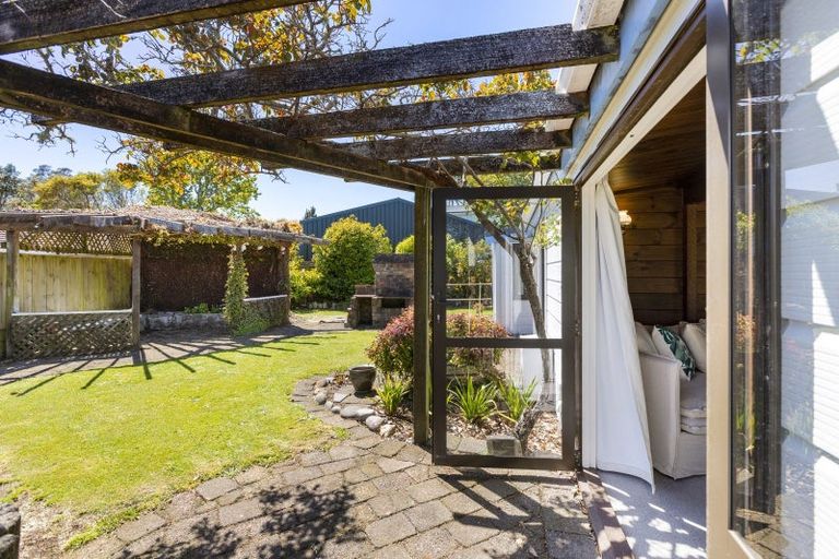Photo of property in 295 Mangorei Road, Merrilands, New Plymouth, 4312